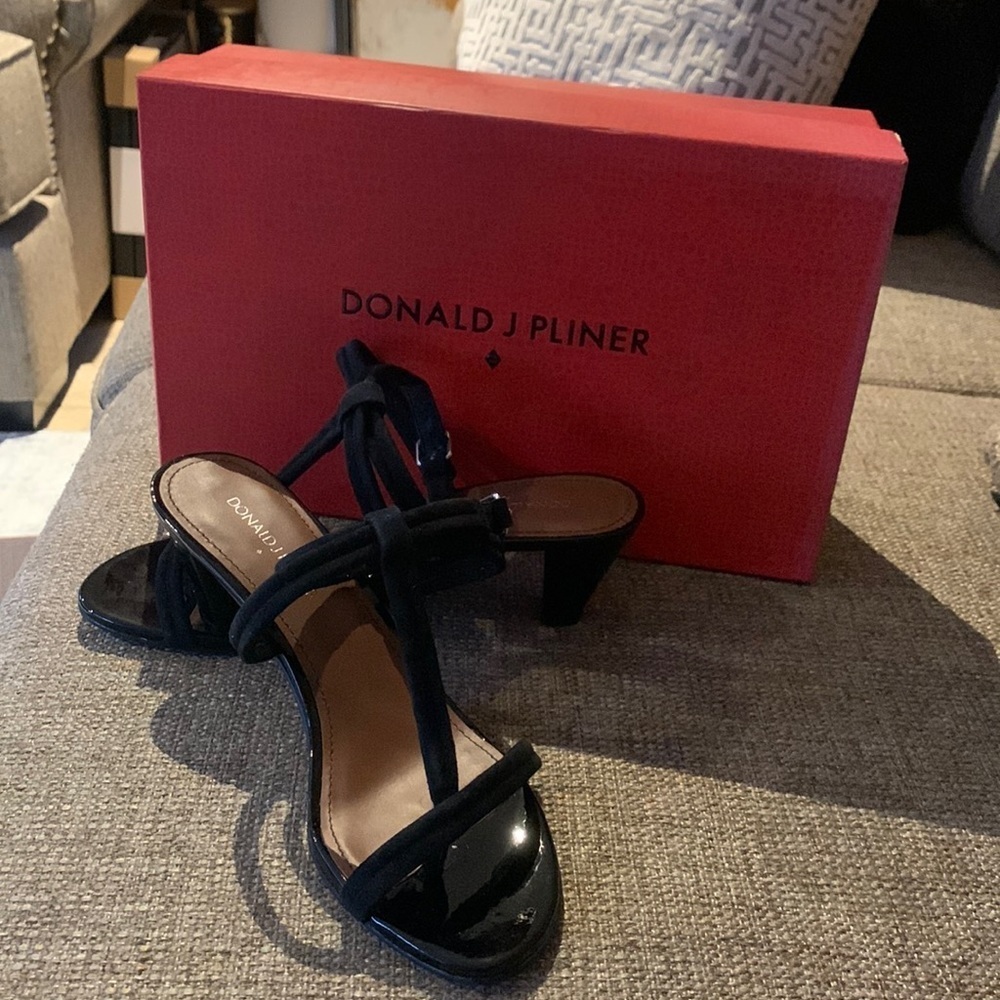 Gently Loved Donald Pliner Strappy Suede Heels Vista Style